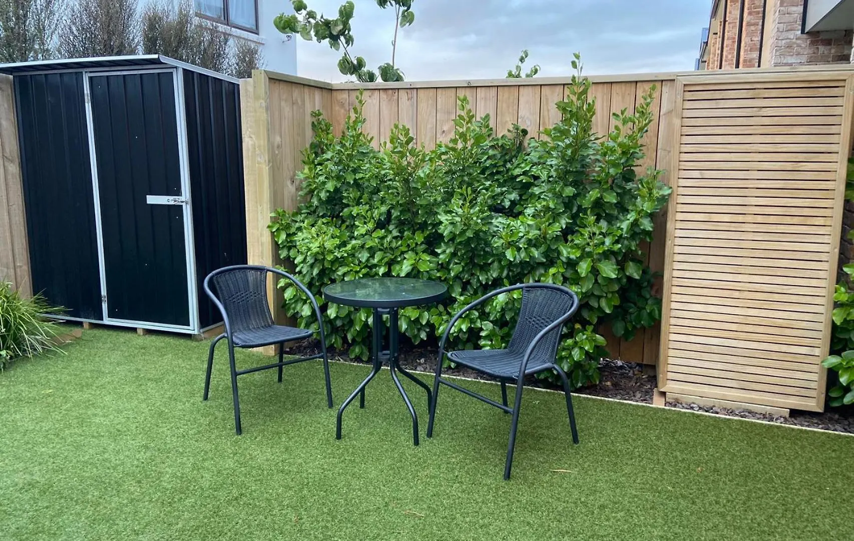 כרייסטצ'רץ' Near Stadium And Railway Station 3 Beds 1 Bath Townhouse With Car Park Onsite דירה