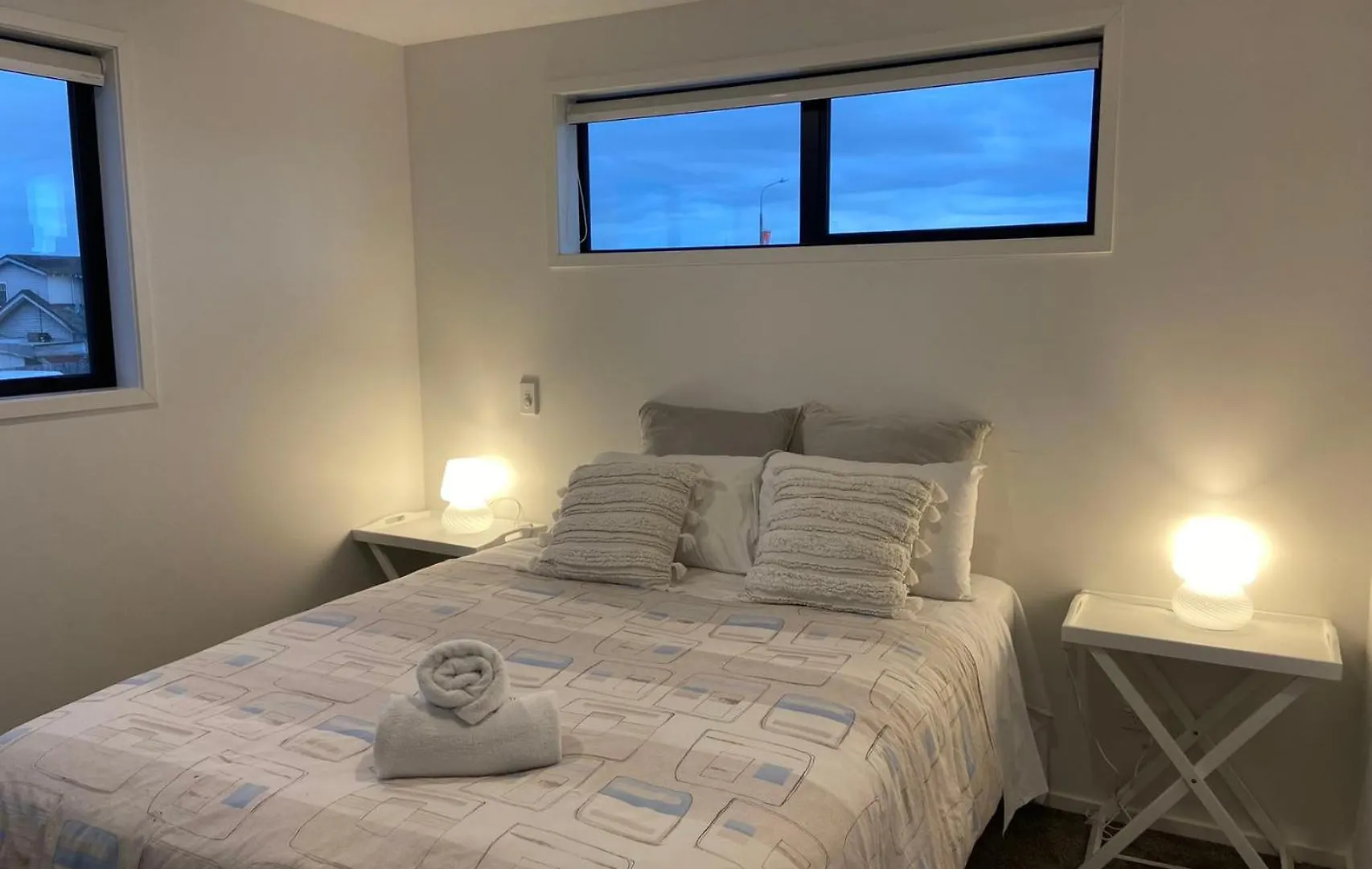 כרייסטצ'רץ' Near Stadium And Railway Station 3 Beds 1 Bath Townhouse With Car Park Onsite