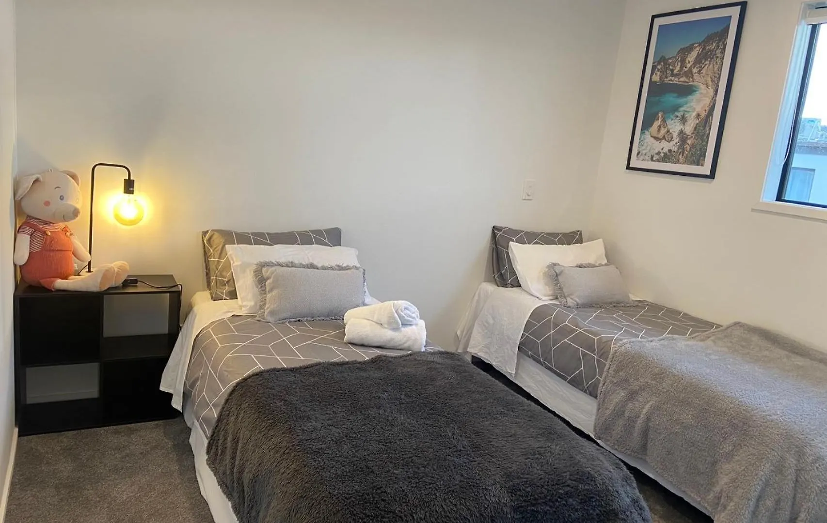 Near Stadium And Railway Station 3 Beds 1 Bath Townhouse With Car Park Onsite 크라이스트처치 뉴질랜드