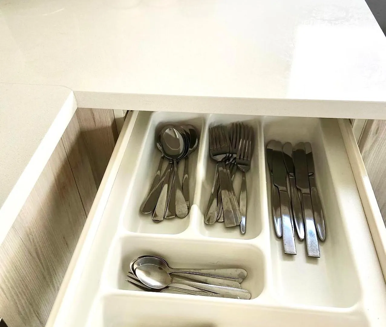 Near Stadium And Railway Station 3 Beds 1 Bath Townhouse With Car Park Onsite 크라이스트처치 뉴질랜드