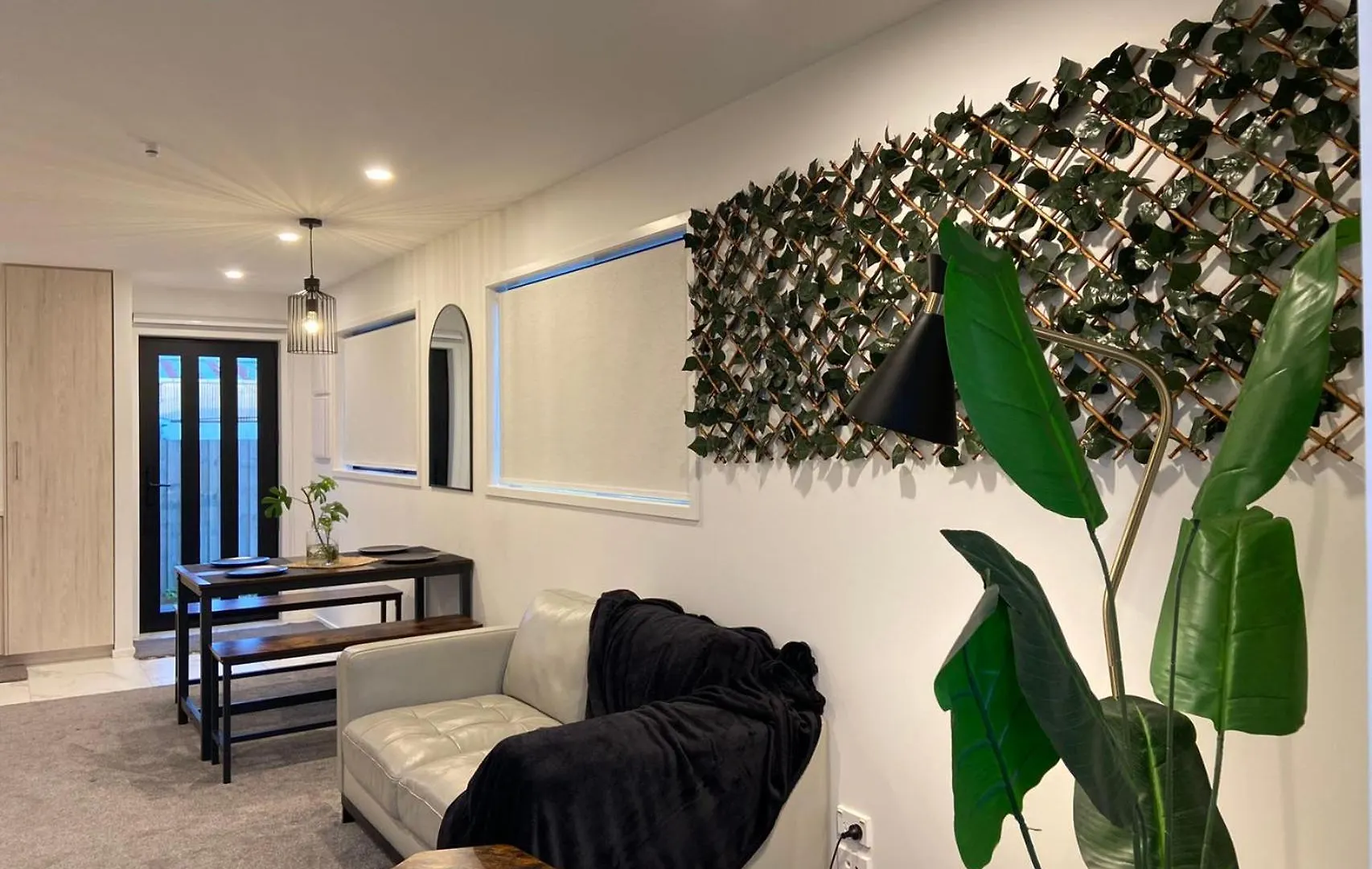 Near Stadium And Railway Station 3 Beds 1 Bath Townhouse With Car Park Onsite كريستتشيرش نيوزيلندا